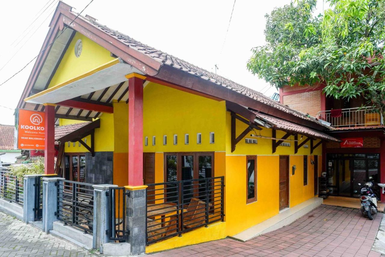 Auberge de jeunesse Koolkost Syariah Near Malioboro Area à Yogyakarta Extérieur photo