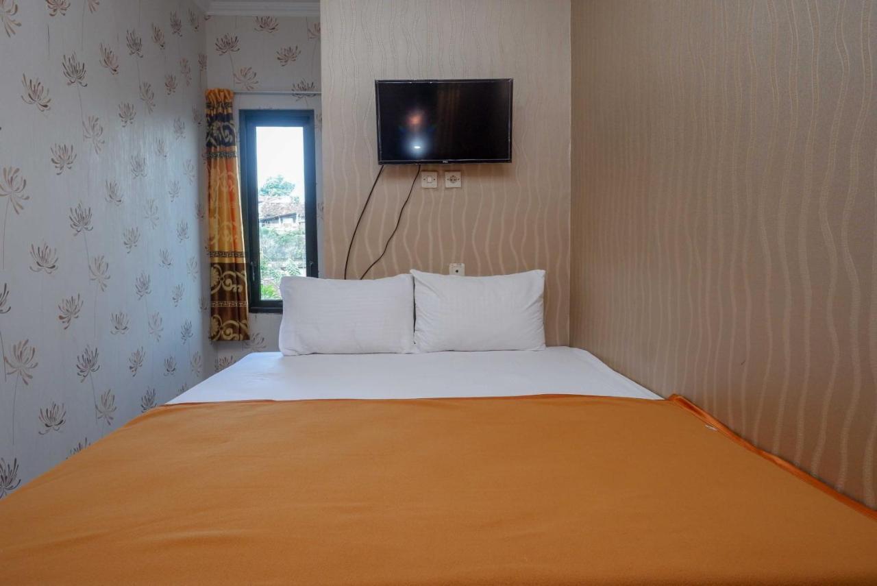 Auberge de jeunesse Koolkost Syariah Near Malioboro Area à Yogyakarta Extérieur photo