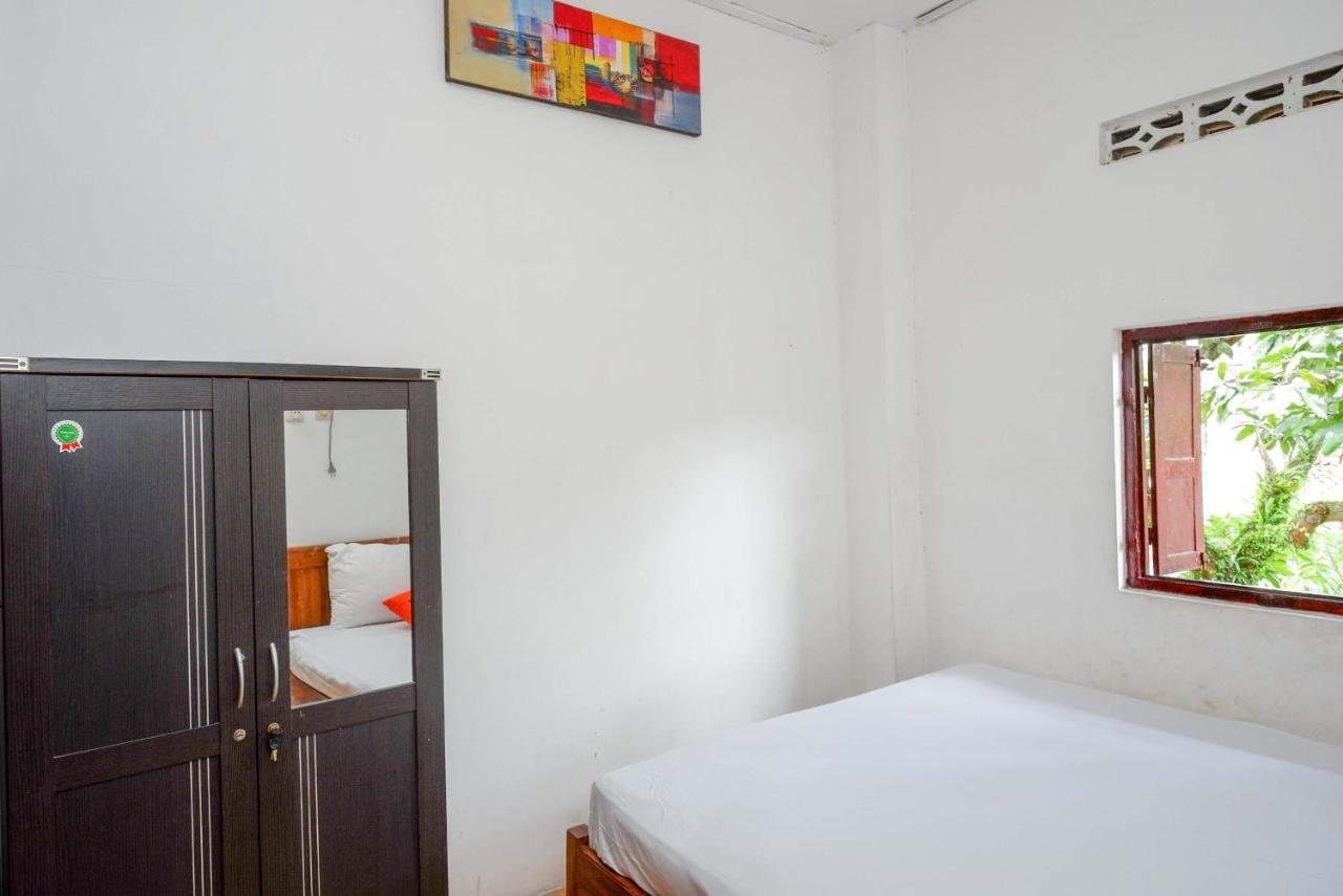 Auberge de jeunesse Koolkost Syariah Near Malioboro Area à Yogyakarta Extérieur photo