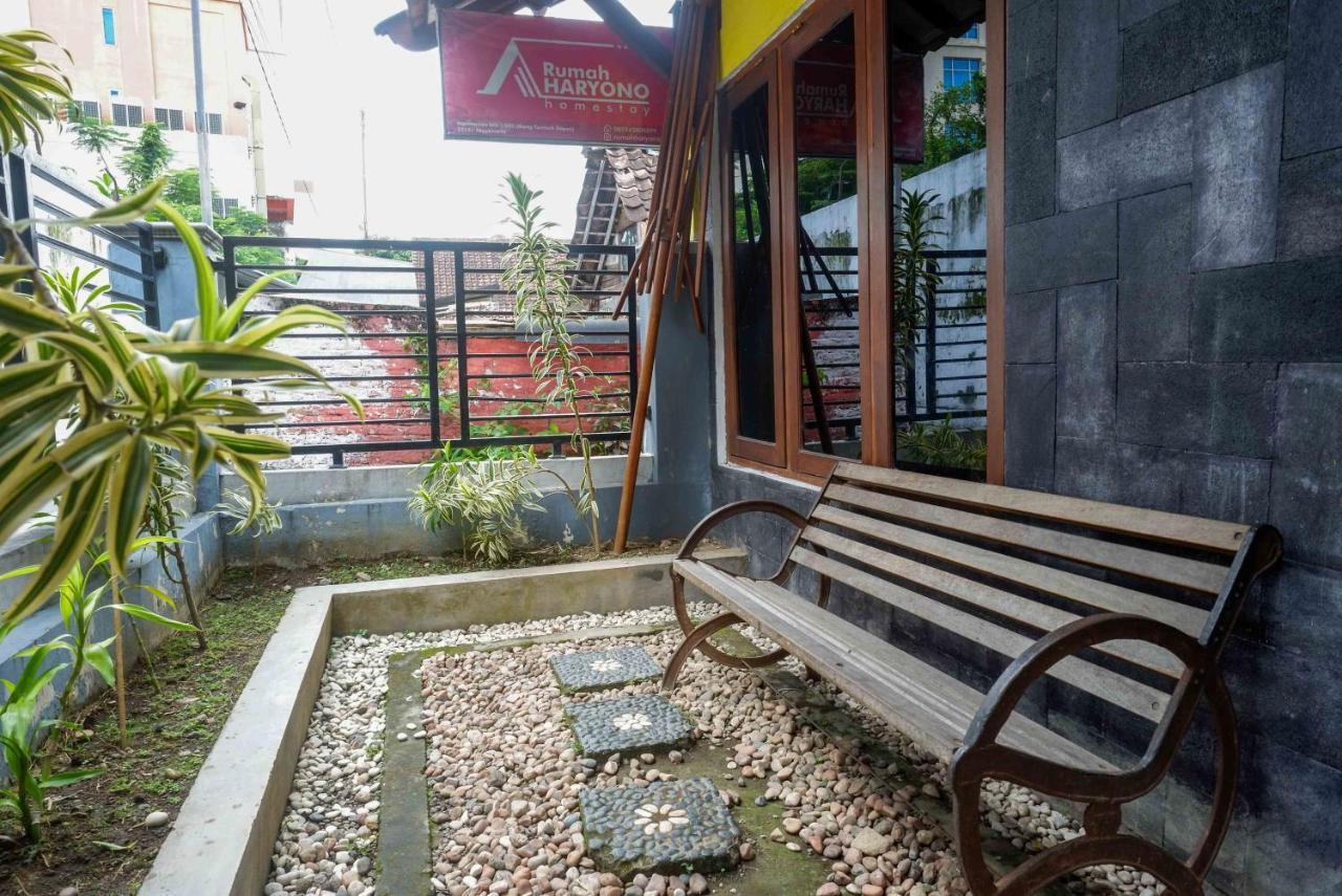 Auberge de jeunesse Koolkost Syariah Near Malioboro Area à Yogyakarta Extérieur photo