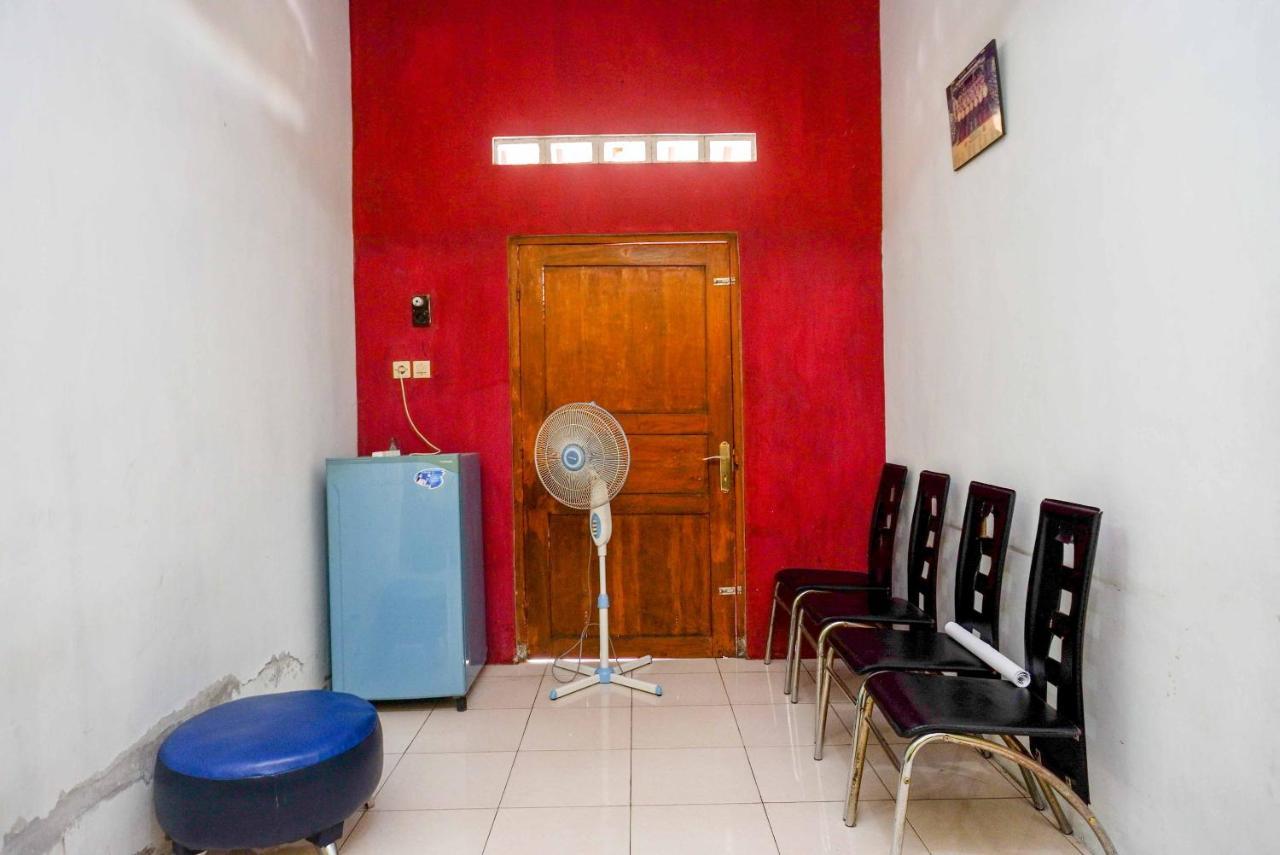Auberge de jeunesse Koolkost Syariah Near Malioboro Area à Yogyakarta Extérieur photo